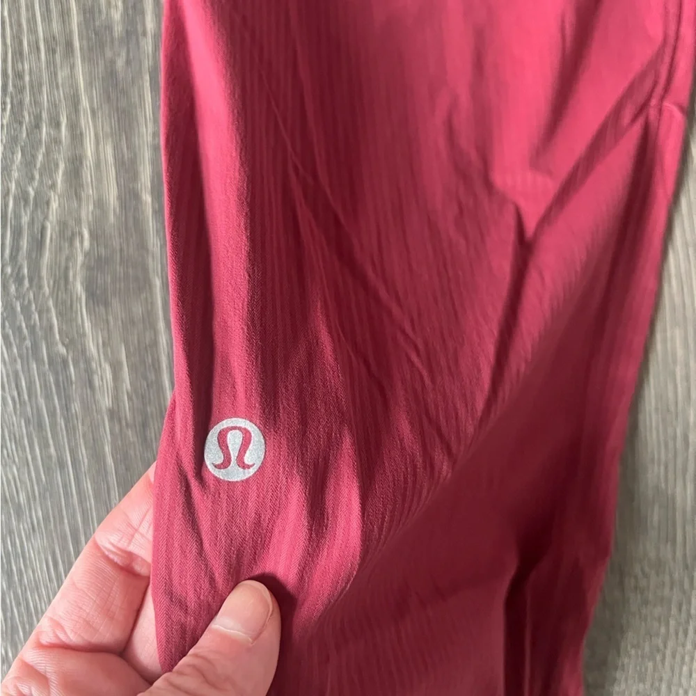 Lululemon Dance Studio Jogger in Chianti Size 4